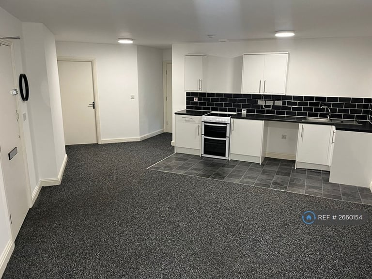 2 bedroom flat in St Helens, St. Helens, WA10 (2 bed) (#2660154)