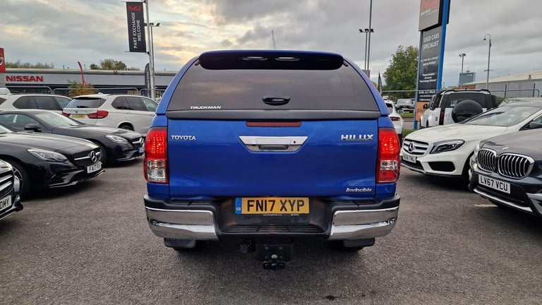2017 Toyota Hilux 2.4 D-4D Invincible Auto 4WD Euro 6 4dr (TSS, 3.5t) PICK UP Diesel Automatic
