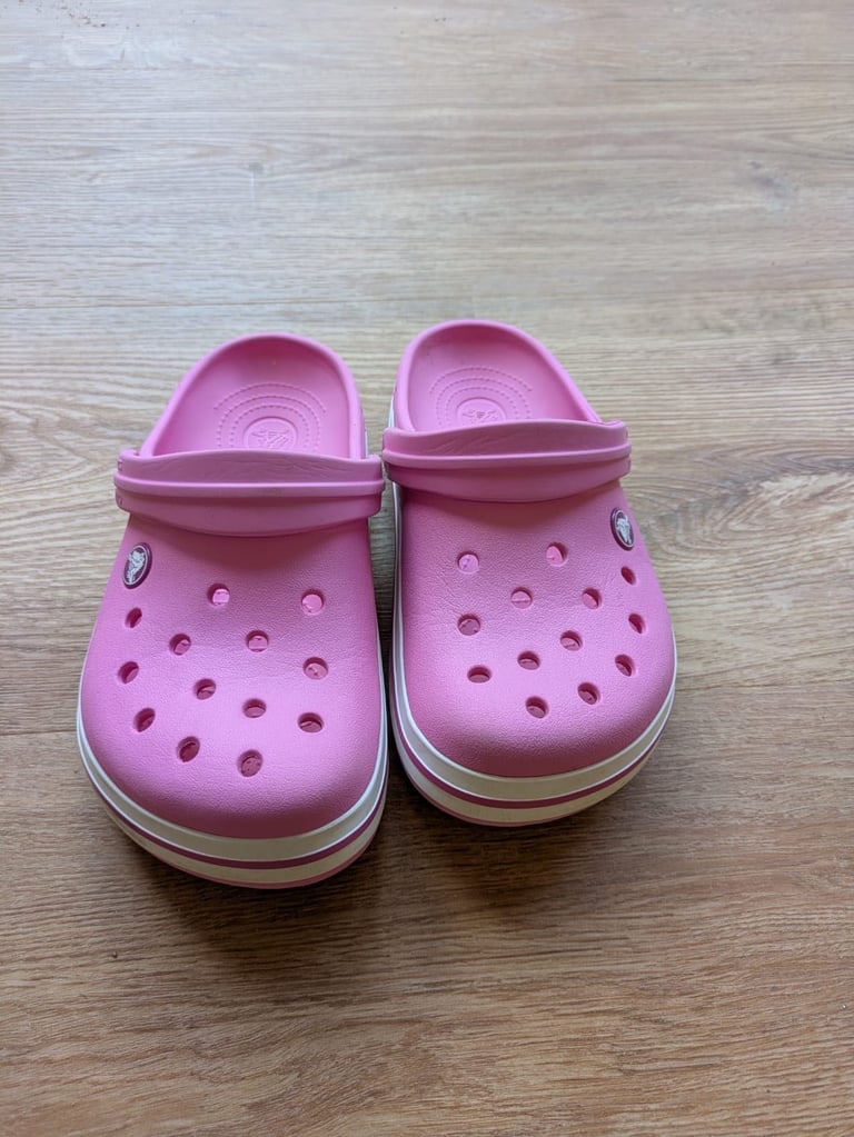 image for Pink Crocs Girls Size 2 Junior