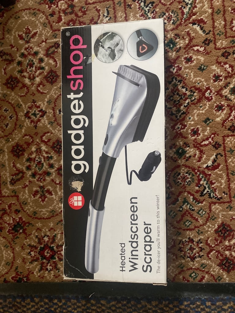 Heated windscreen scraper 