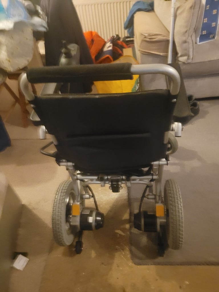 Electric wheelchair