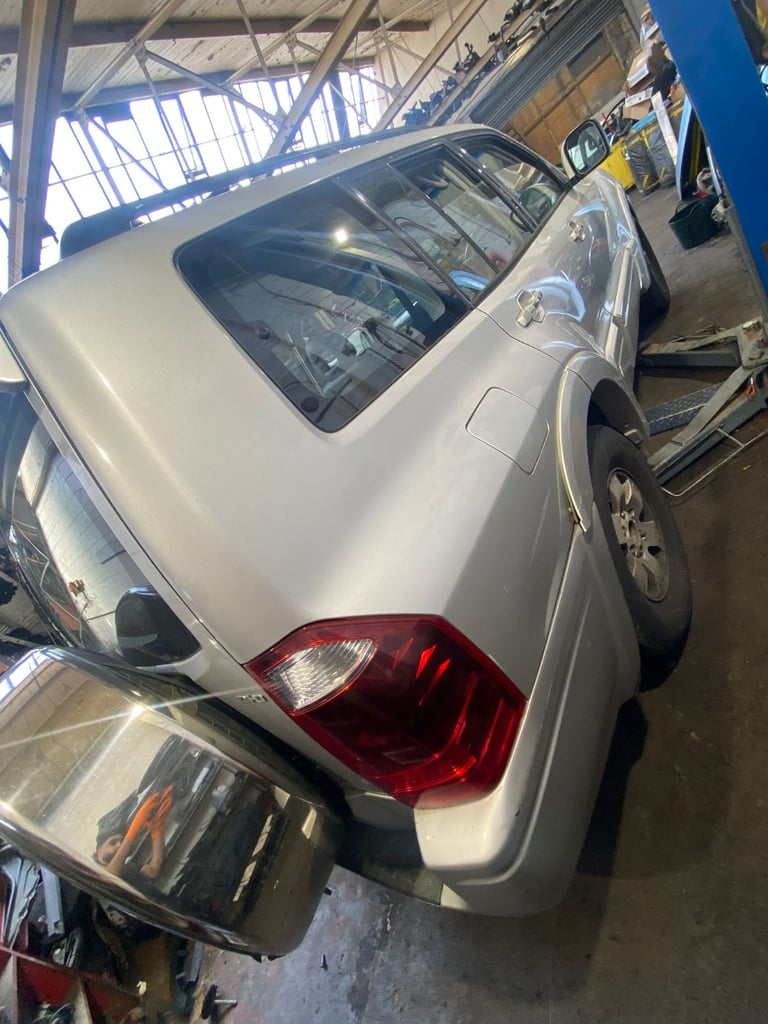 Mitsubishi Shogun 3.2L DI-D Elegance LWB – Automatic – 2003 – Silver