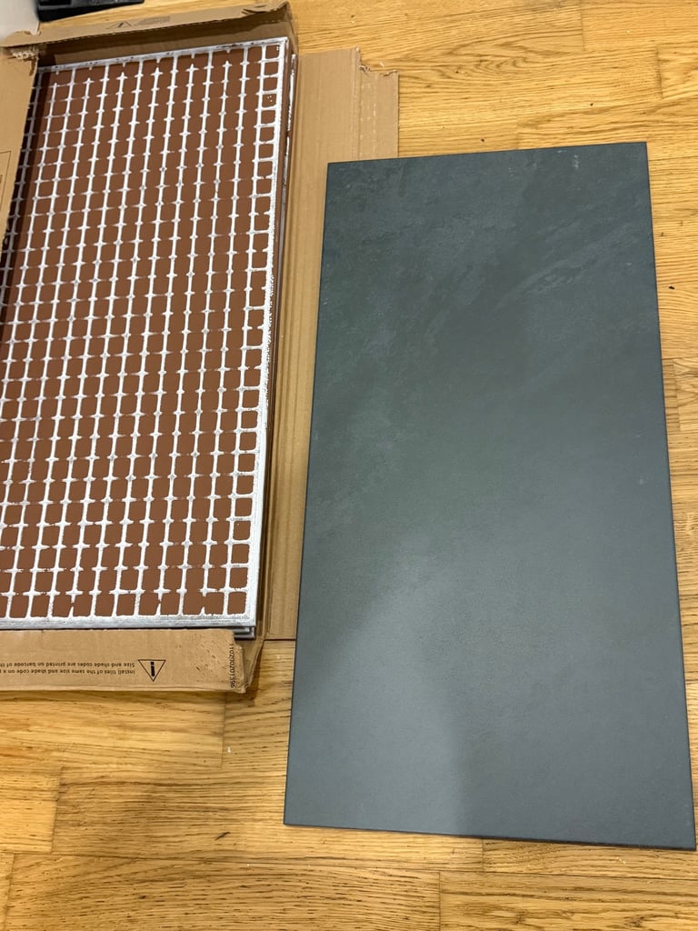 image for 4 x ceramic floor tiles
