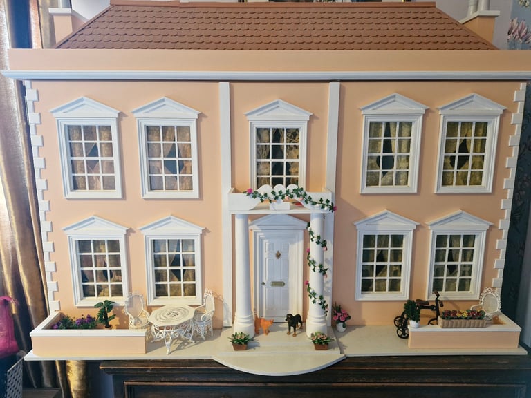Stunning victorian doll house