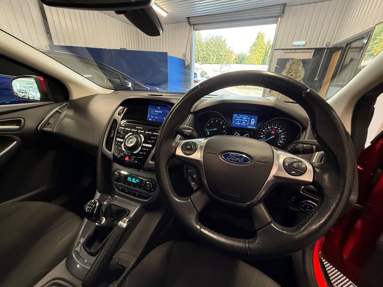 2014 Ford Focus 1.0T EcoBoost Titanium Navigator Euro 5 (s/s) 5dr ESTATE Petrol Manual