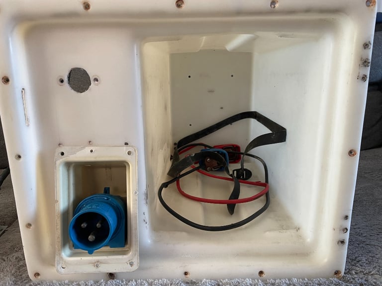 Battery box with hook up socket plus electricals