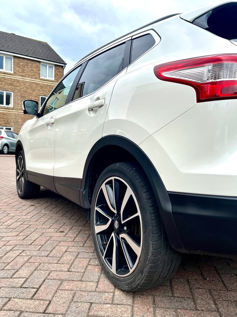 2014 NISSAN QASHQAI TEKNA 1.5 DCI START/STOP DIESEL WHITE SUV J11