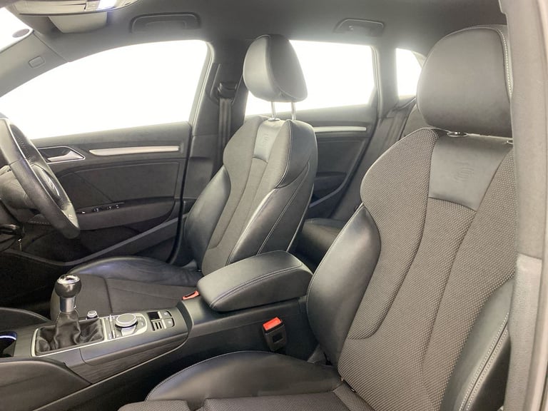  Audi A3 Sportback 1.5 Tfsi Cod 35 S Line Sportback 5dr Petrol Manual Euro 6