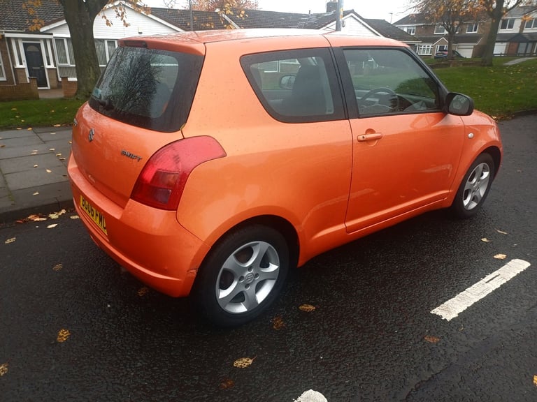 SUZUKI SWIFT 1.3 GL VERY LOW MILES BEAUTIFUL CONDITION 2 KEYS SERVICE HISTORY