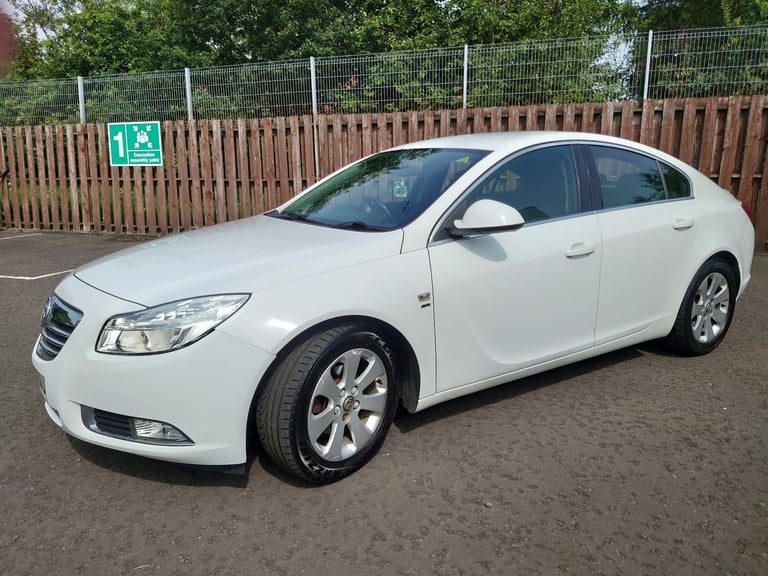 Vauxhall, INSIGNIA, Hatchback, 2013, Manual, 1956 (cc),5 doors - Image 2