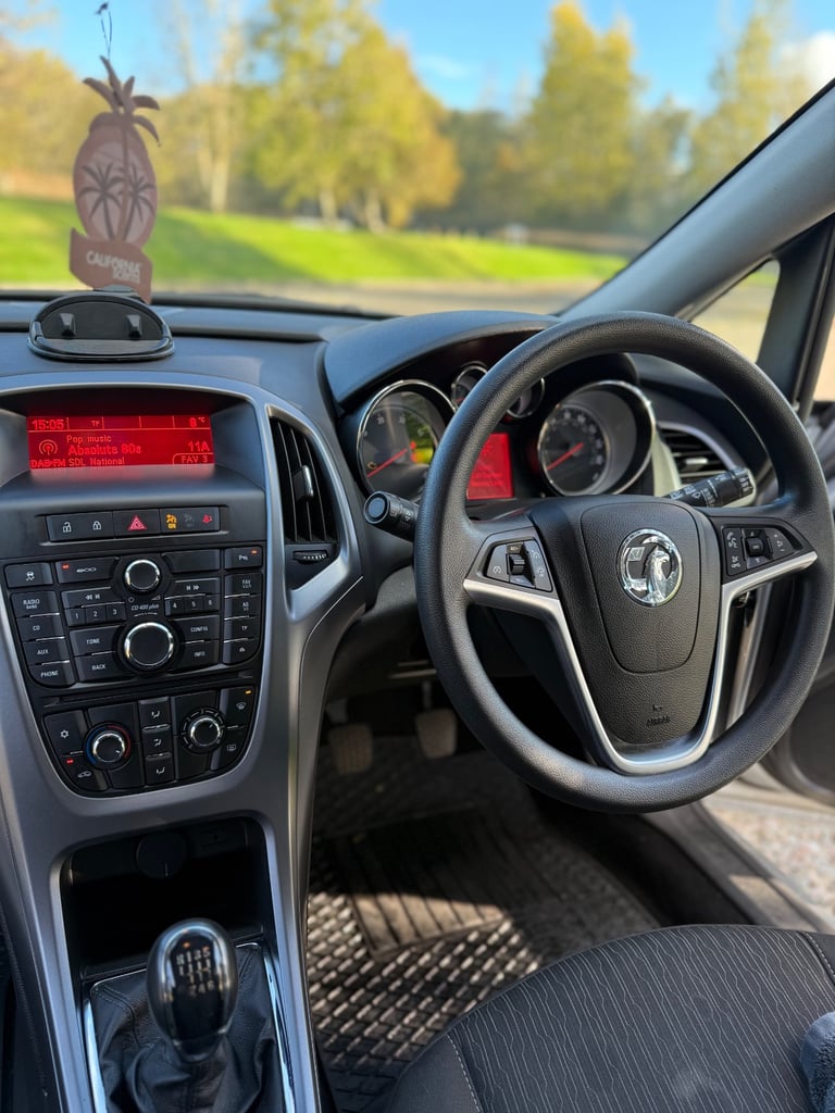 Vauxhall, ASTRA, Estate, 2015, Manual, 1598 (cc), 5 doors