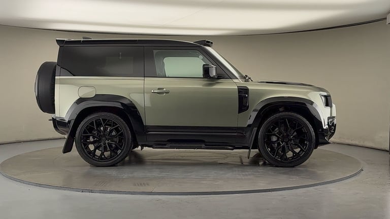 2024 Land Rover Defender 3.0 D300 X-Dynamic HSE 90 3dr Auto ESTATE DIESEL Automatic