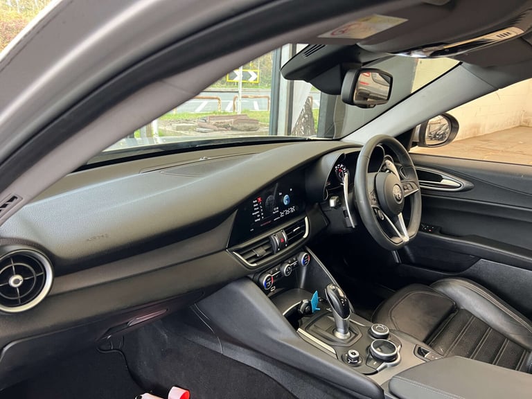 2018 Alfa Romeo Giulia 2.0 TB 280 Veloce 4dr Auto SALOON PETROL Automatic