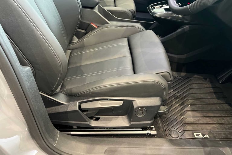 2025 Audi Q4 e-tron 250kW 55 Quattro 82kWh S Line 5dr Auto [Leather] SUV Electric Automatic