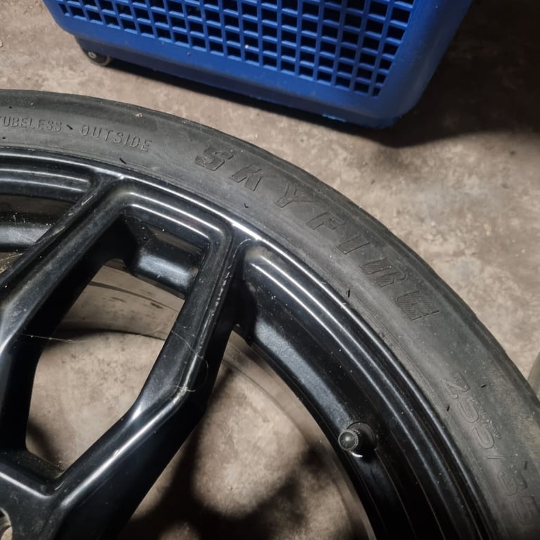 Black ford alloy wheels 20"