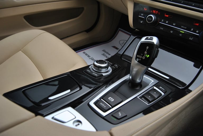 2014 BMW 5 Series 528i SE 4dr Step Auto SALOON PETROL Automatic