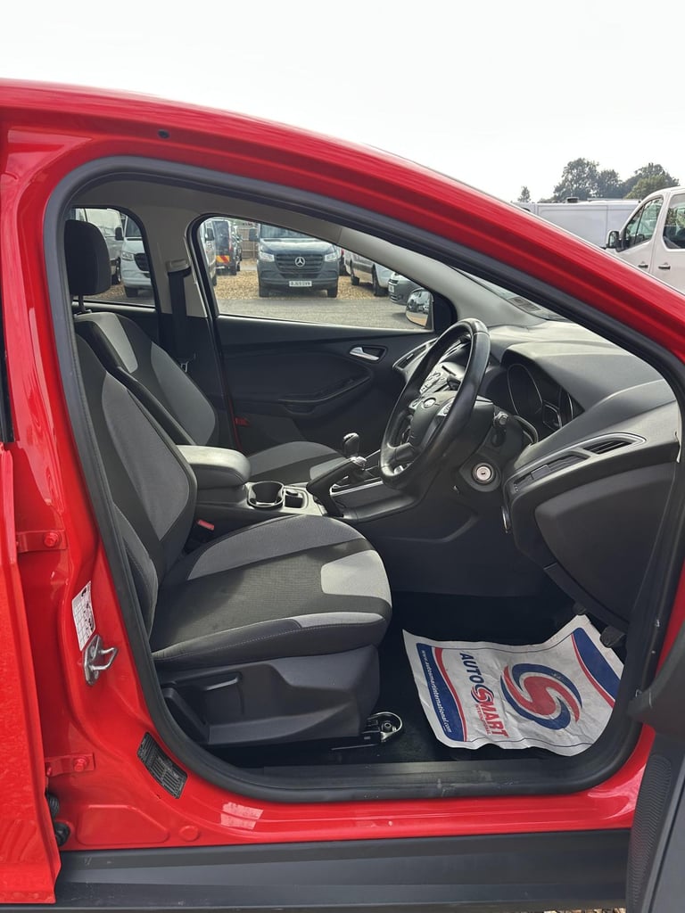 2014 Ford Focus 1.0T EcoBoost Zetec Navigator Hatchback 5dr Petrol Manual Euro 5 (s/s) (125 Hatch...