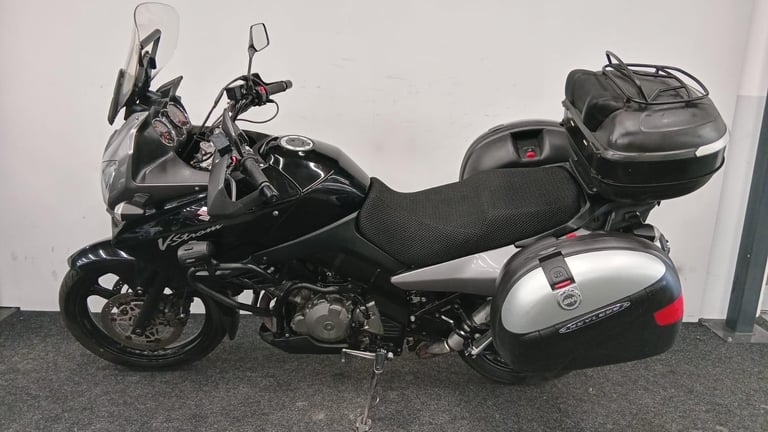 SUZUKI DL1000 ** MOT AUGUST 2026 - FULL LUGGAGE - ENGINE BARS **