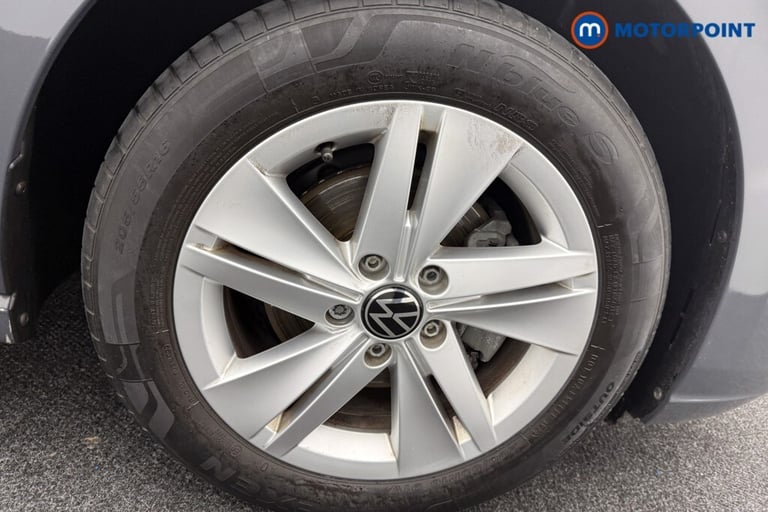 2022 Volkswagen Golf 1.0 eTSI Life 5dr DSG Hatchback Petrol Automatic