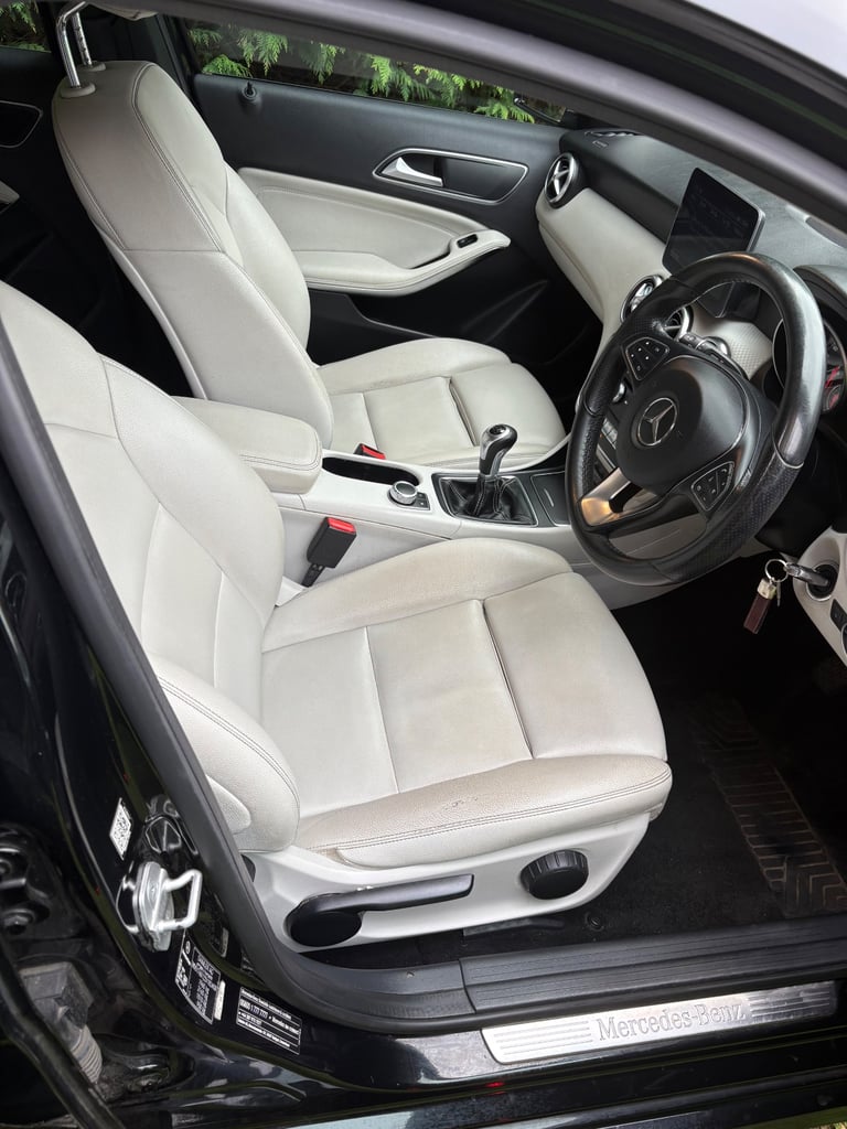 Mercedes-Benz, A CLASS, Hatchback, 2017, Manual, 1461 (cc), 5 doors