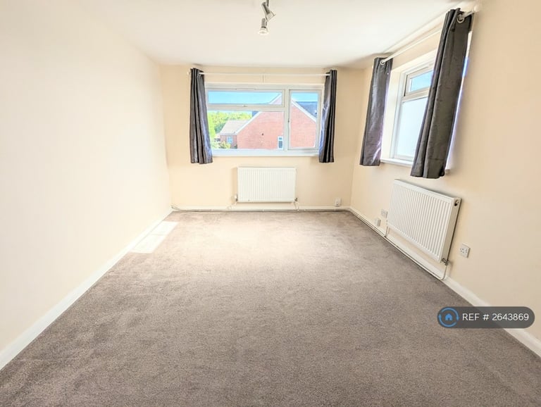 2 bedroom flat in Brindley Avenue, High Wycombe, HP13 (2 bed) (#2643869)