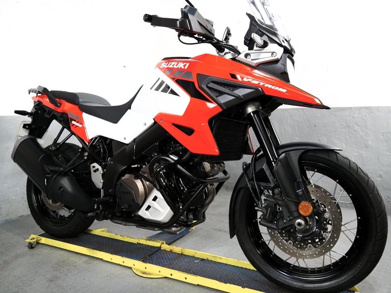 2020 Suzuki V Strom 1050 RC DL1000 XT 15k ,crash bars great adventure bike