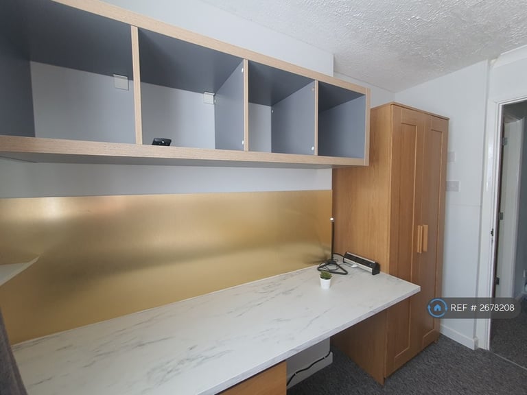 4 bedroom house in Clyde Gardens, Bath, BA2 (4 bed) (#2678208)