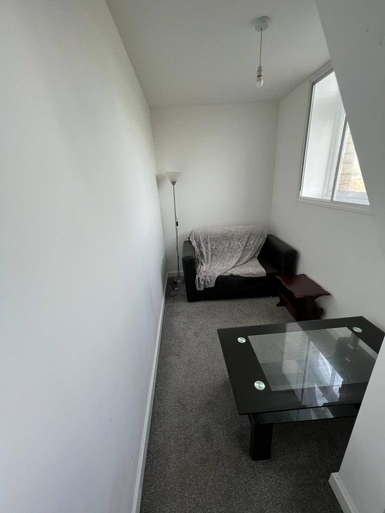 1 Bedroom apartment to rent in Bradford city centre - available from September 