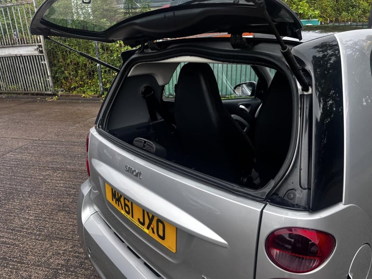 2011 smart fortwo 1.0 MHD Passion Coupe 2dr Petrol SoftTouch Euro 5 (s/s) (71 bhp) Coupe Petrol A...