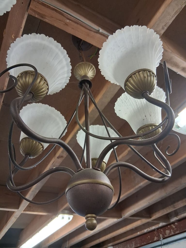 Ceiling lights and wall lights 