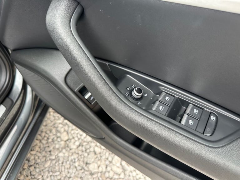 2016 Audi A4 Avant 2.0 TFSI S line Estate 5dr Petrol S Tronic quattro Euro 6 (s/s) (252 ps) Estat...