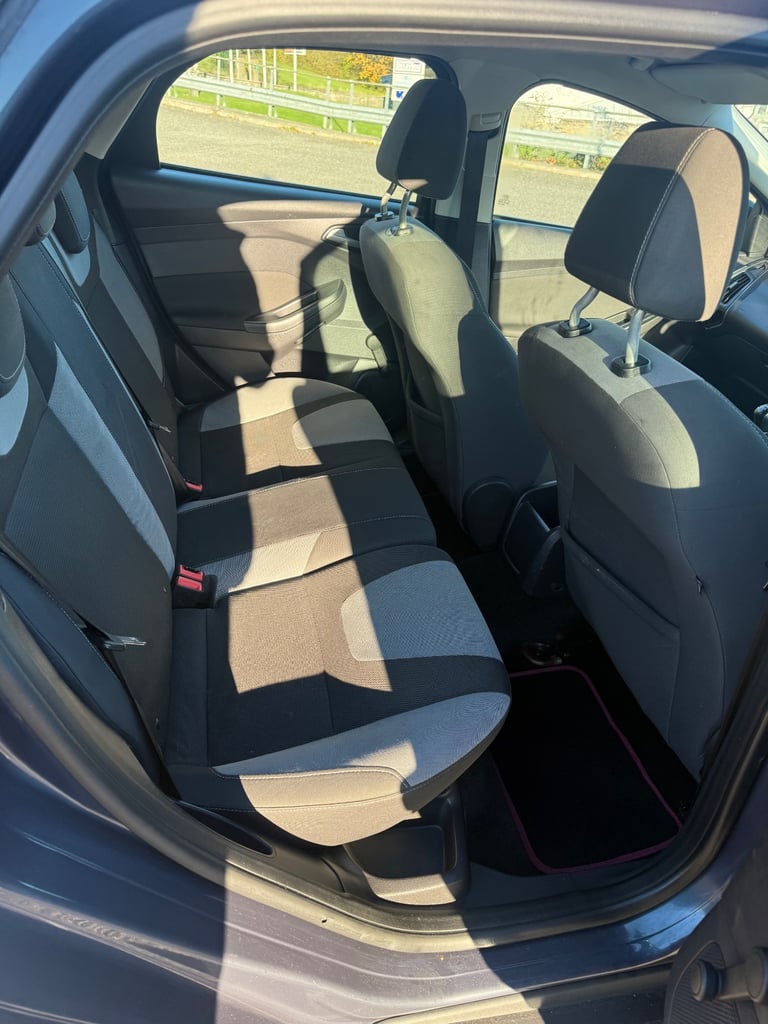 Ford, FOCUS, Hatchback, 2013, Manual, 998 (cc), 5 doors