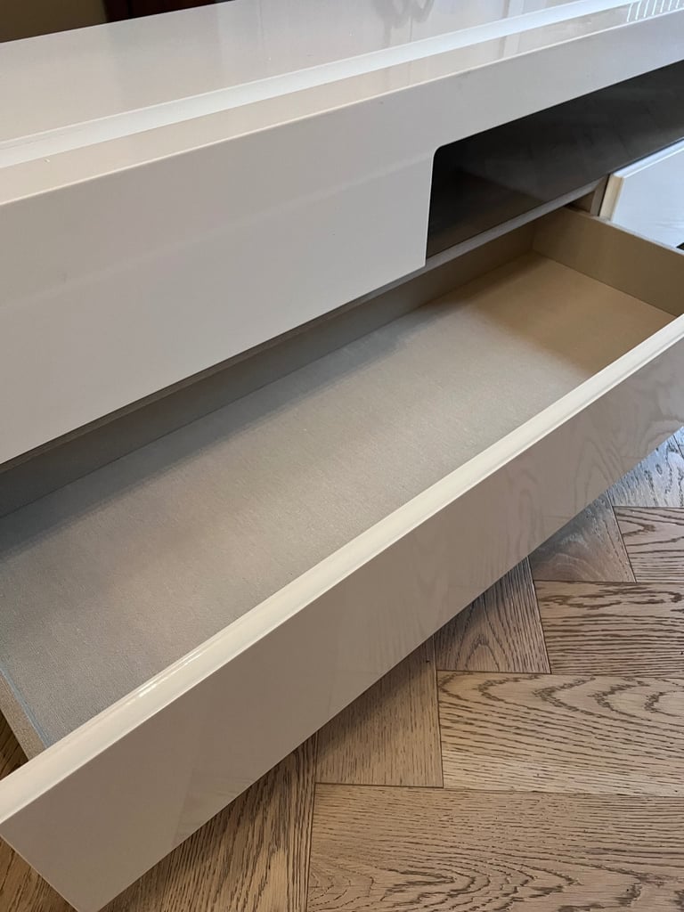 Free White Cadira TV unit