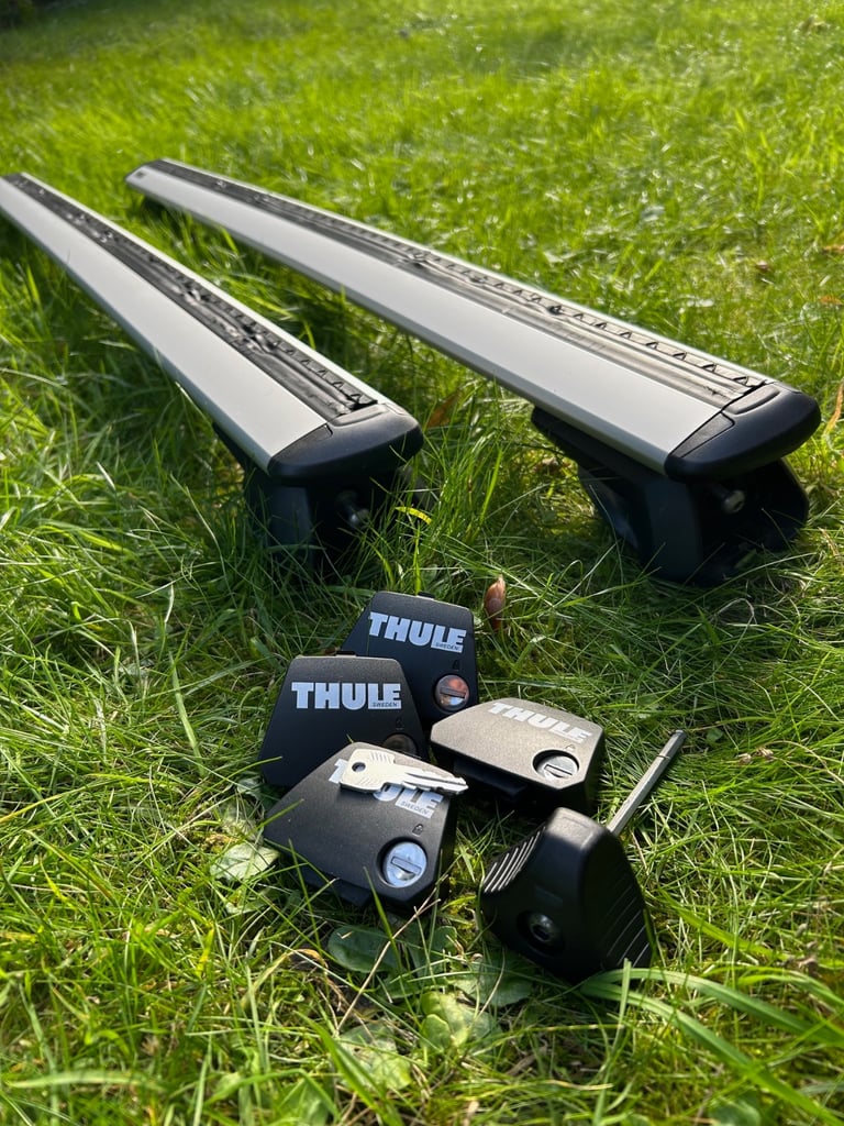 Thule WingBar Evo 118 cm roof bar two-pack aluminium + Thule Raised Rail Evo foot 