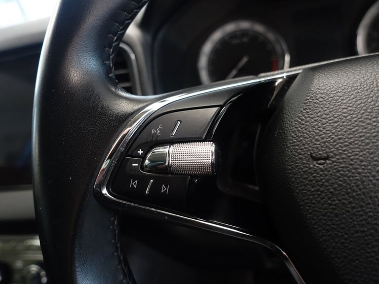 2021 Skoda Karoq 2.0 TDI SE Drive SUV 5dr Diesel DSG Euro 6 (s/s) (116 ps) ESTATE Diesel Automatic