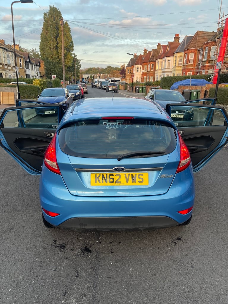 Ford, FIESTA, Hatchback, 2012, Manual, 1242 (cc), 5 doors