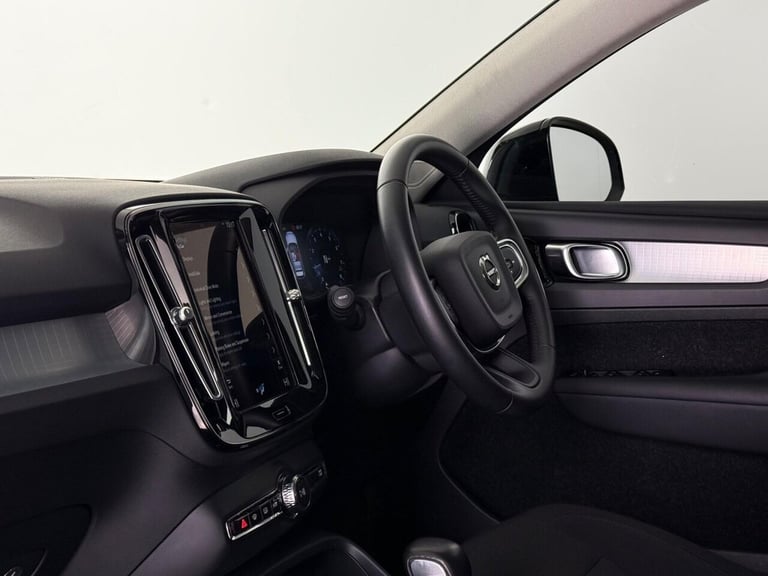 2020 Volvo XC40 1.5 T3 Momentum Euro 6 (s/s) 5dr ESTATE Petrol Manual