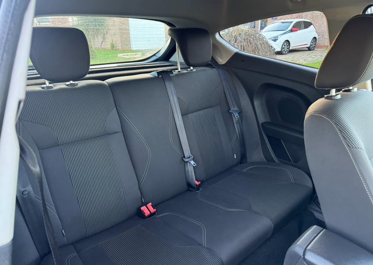 2016 (66) FORD FIESTA 1.0T TITANIUM GENUINE 45,000 MILES SAT NAV HEATED SEATS! 