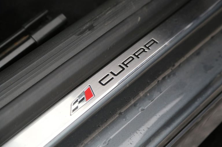 2016 SEAT Leon 2.0 TSI Cupra 290 Black Sport Coupe 3dr Petrol DSG Euro 6 (s/s) (290 ps) Hatchback...
