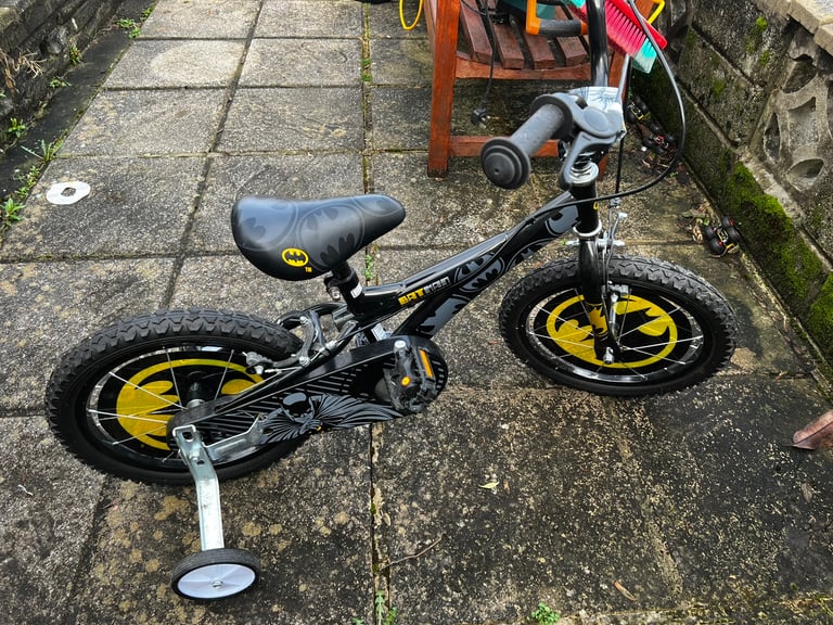 Batman bike 2024 14 inch halfords