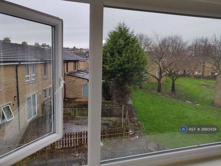 5 bedroom house in Mumford Street, Bradford, BD5 (5 bed) (#2660439)