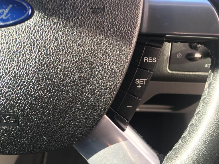 2010 Ford Focus 1.6 Titanium 5dr HATCHBACK Petrol Automatic
