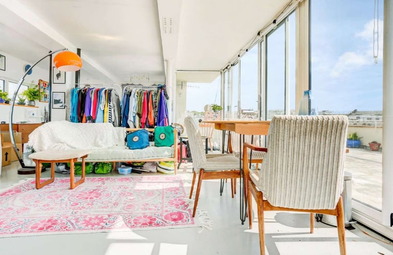  9th floor Seafront Penthouse Flat with Stunning views .