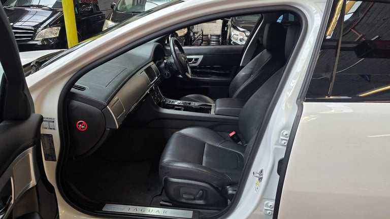  Jaguar XF 2.0I PORTFOLIO ULEZ FREE LOW MILEAGE  Petrol Automatic