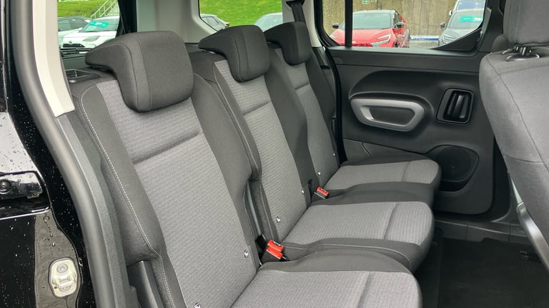2025 Toyota PROACE CITY Verso 100kW Design L1 50kWh 5dr Auto Electric Estate Estate Electric Auto...