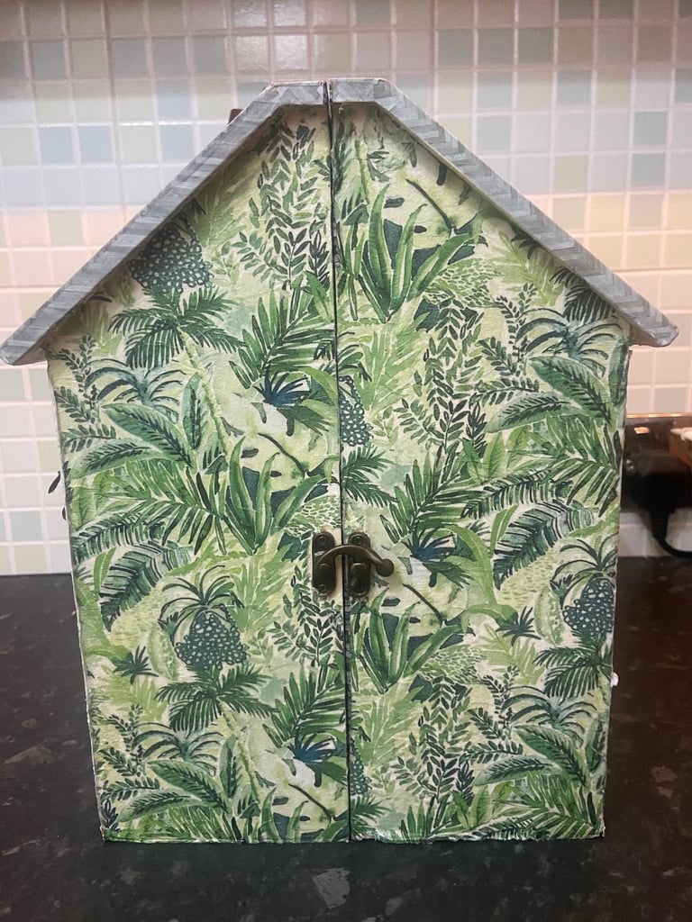 Wooden carry-on dollhouse with furniture