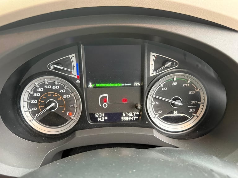 DAF LF 230, CURTAIN, UNDERSLUNG TAIL LIFT 