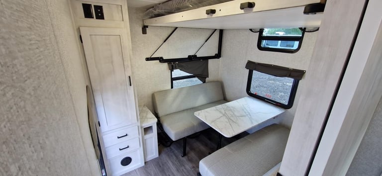 Forest River East To West Longitude 319BH American Caravan 5th Wheel