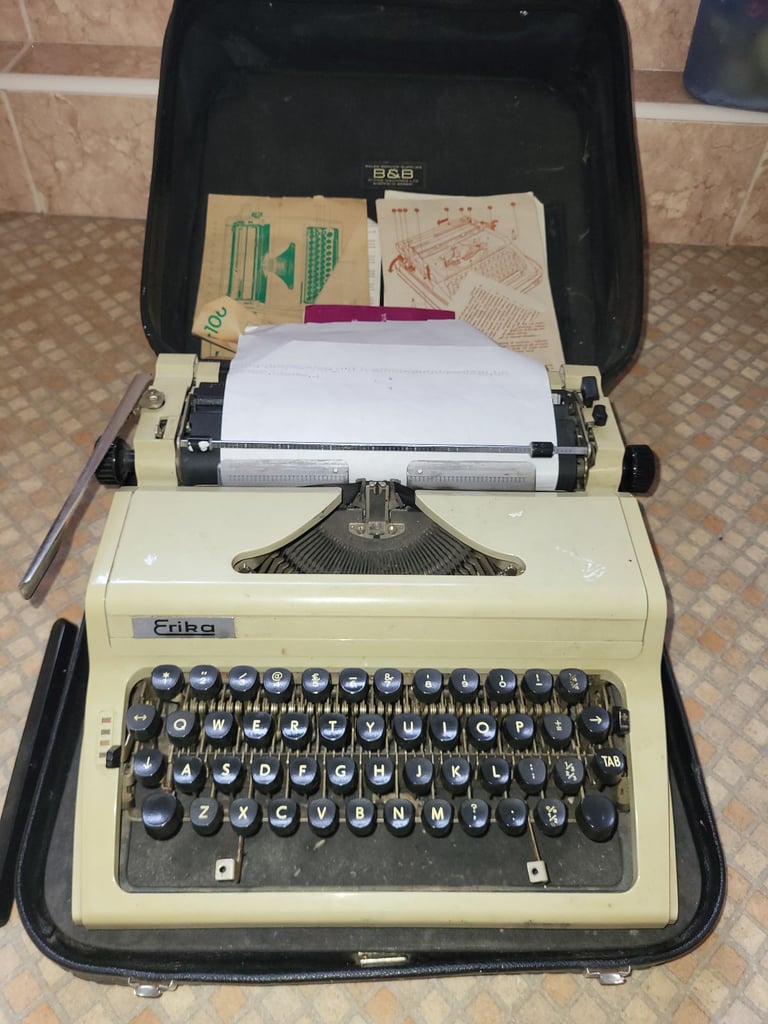 Typewriter 1980s Erika