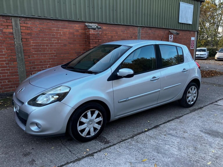 RENAULT CLIO 1.2 Expression Euro 5 5dr 2011